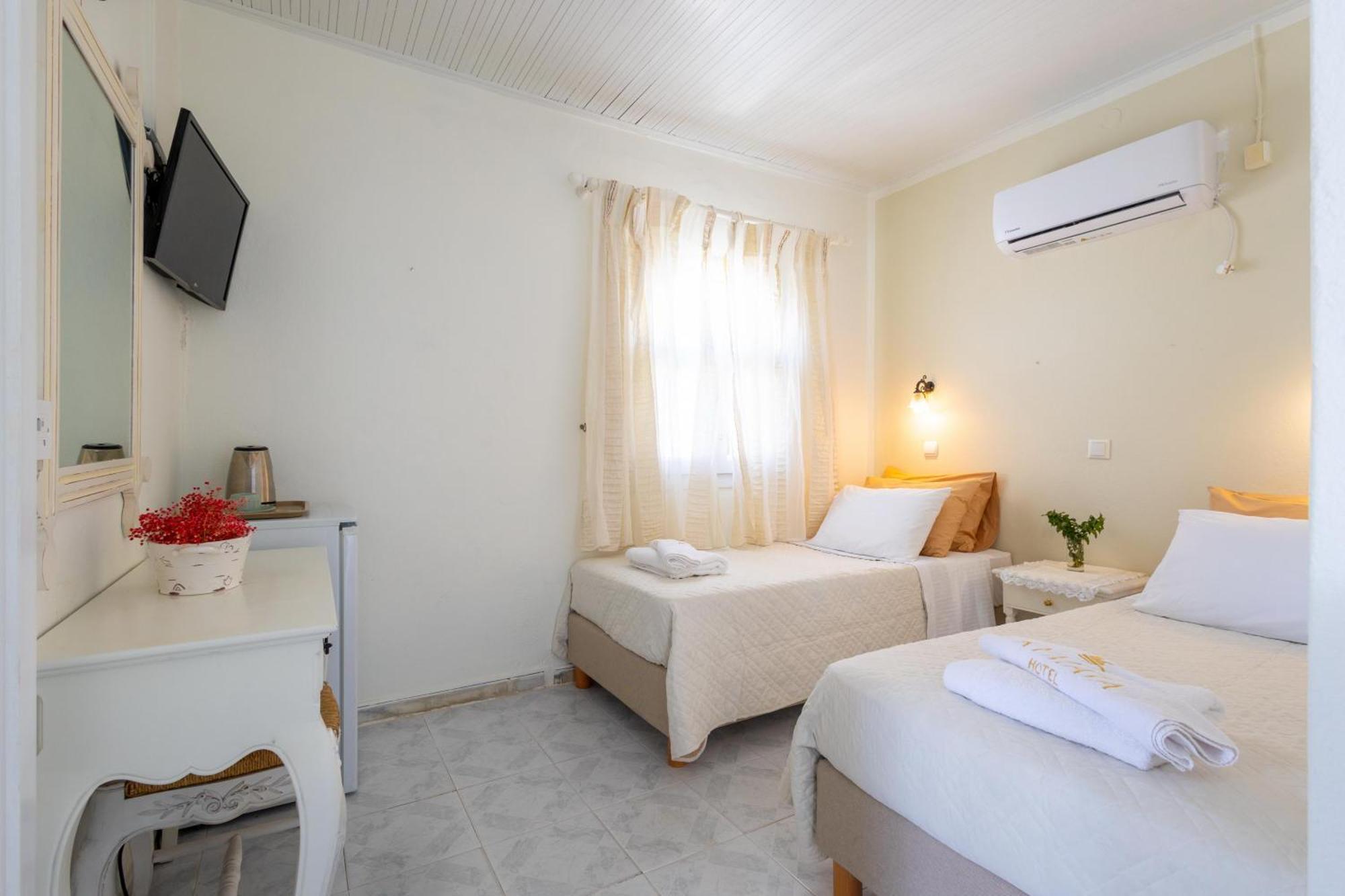 Kymata Hotel Naxos City ภายนอก รูปภาพ
