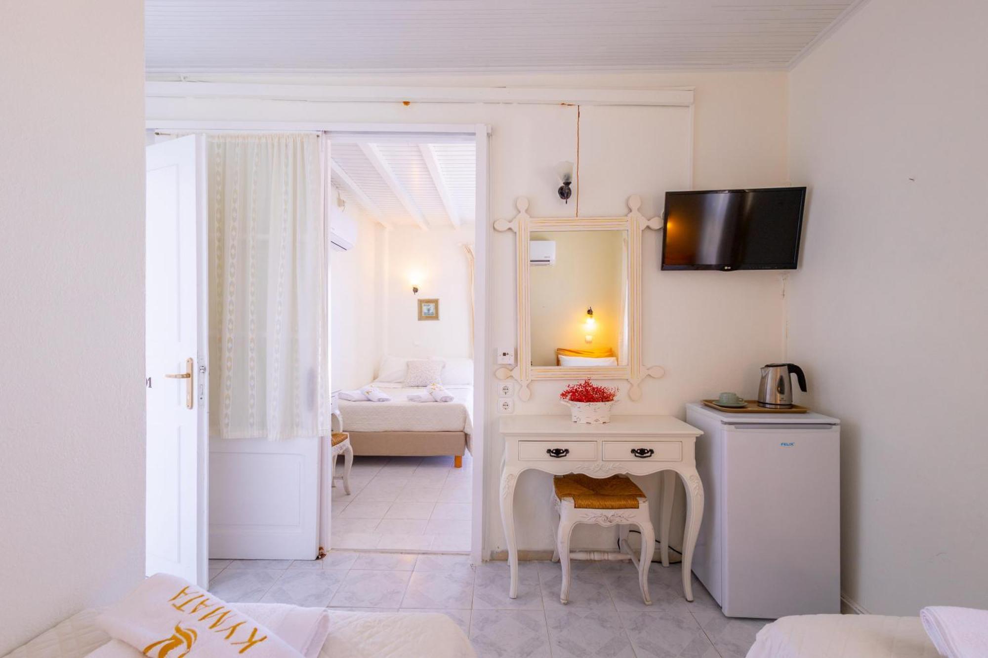 Kymata Hotel Naxos City ภายนอก รูปภาพ