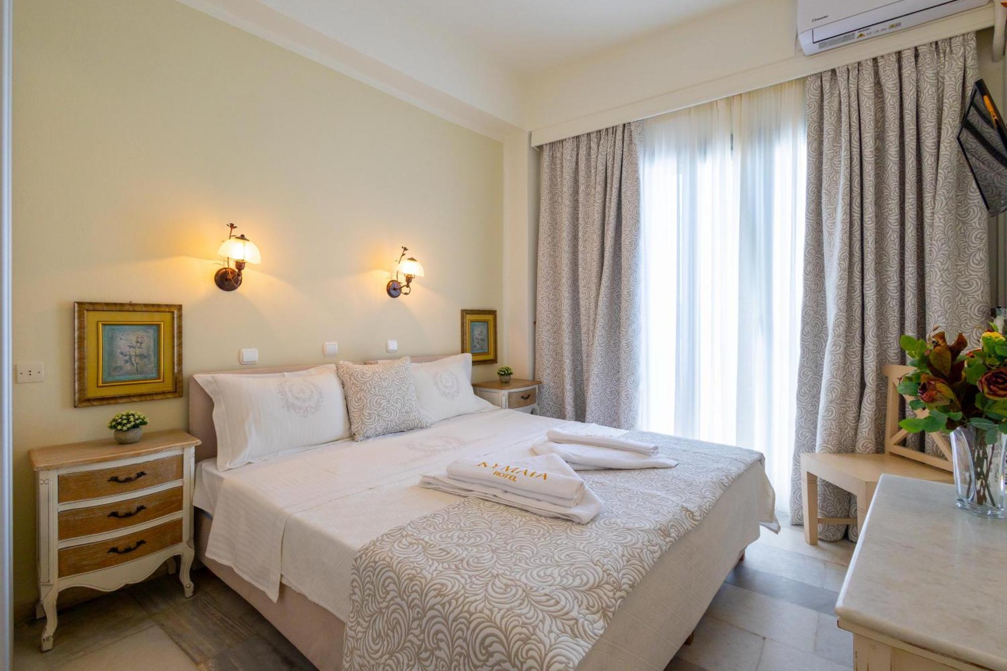 Kymata Hotel Naxos City ภายนอก รูปภาพ