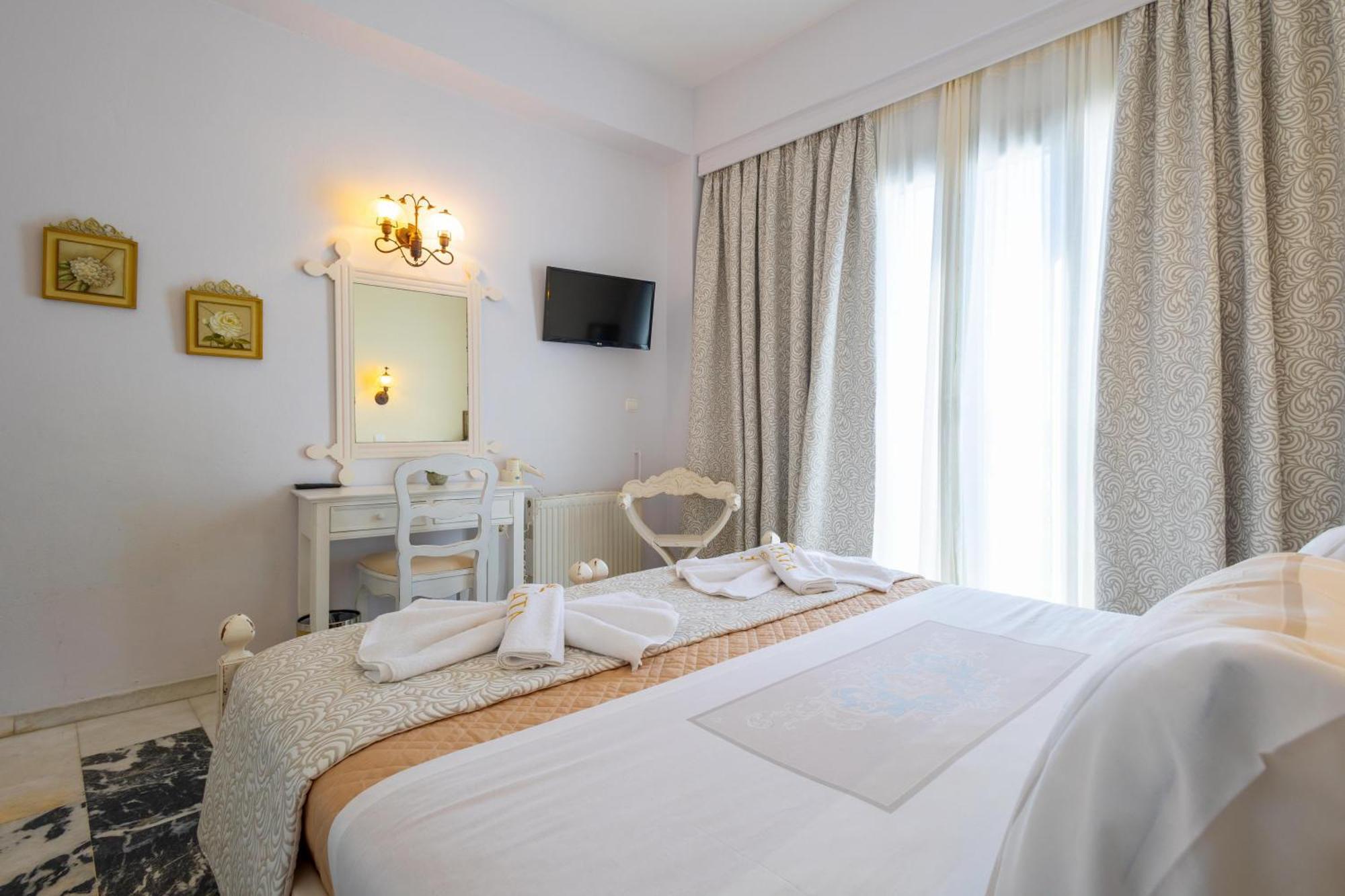 Kymata Hotel Naxos City ภายนอก รูปภาพ