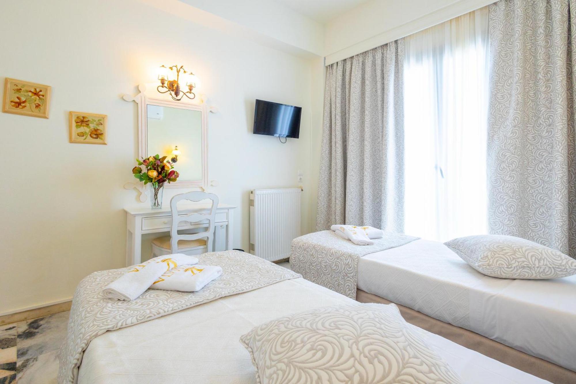 Kymata Hotel Naxos City ภายนอก รูปภาพ